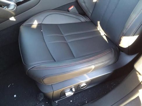 Used 2024 Maserati Levante GT Ultima AWD/4WD image 12