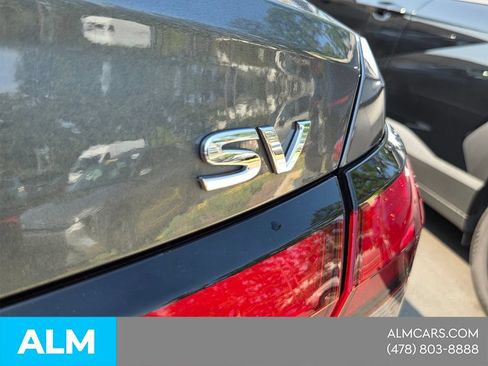 Used 2024 Nissan Versa SV FWD image 9