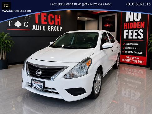 Used 2019 Nissan Versa SV FWD image 1