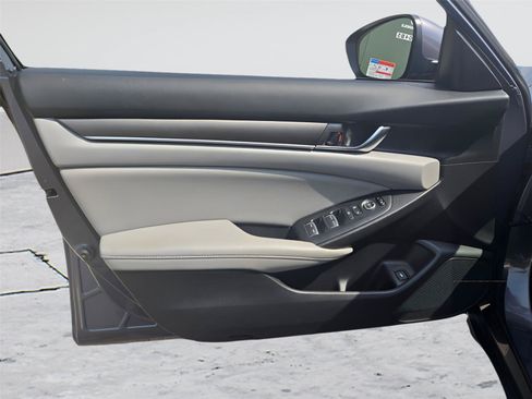 Used 2020 Honda Accord LX image 19