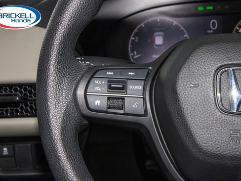 Certified 2024 Honda HR-V LX image 27