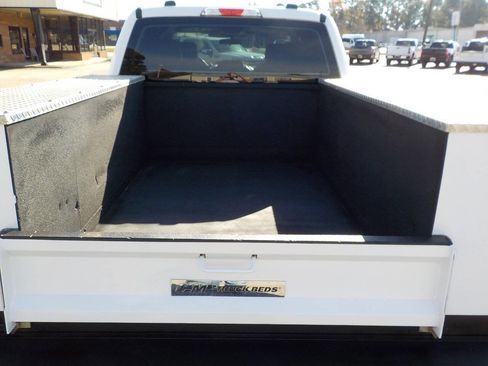 Used 2022 Ford F250 XL w/ Power Equipment Group image 5