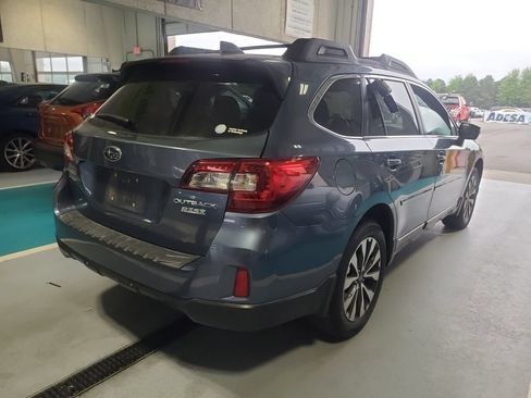 Used 2017 Subaru Outback 2.5i Limited AWD/4WD image 5