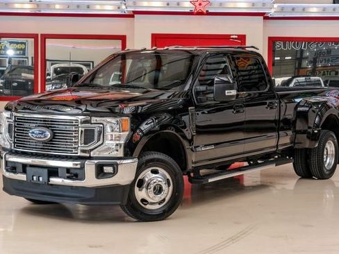 Used 2022 Ford F350 Lariat w/ Lariat Value Package image 2