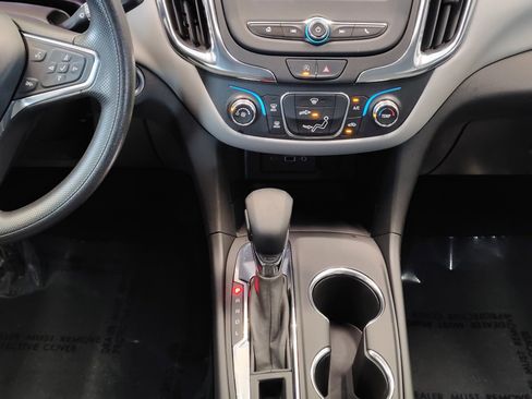 Used 2024 Chevrolet Equinox LS FWD image 21