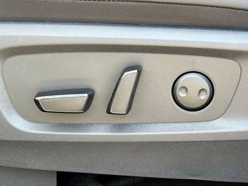 New 2025 Nissan Pathfinder SL w/ Black Appearance Package image 13