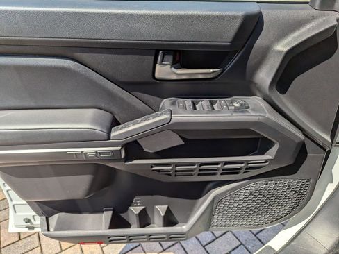 New 2025 Toyota Tacoma TRD Off-Road AWD/4WD image 26