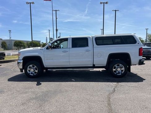 Used 2018 GMC Sierra 2500 SLT w/ Duramax Plus Package AWD/4WD image 6
