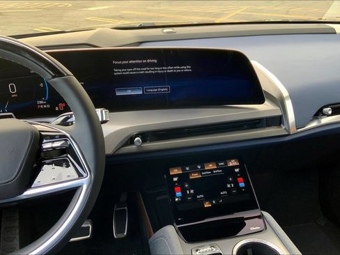 New 2026 Cadillac Vistiq Premium Luxury AWD/4WD image 8
