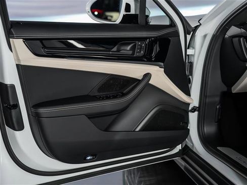 New 2026 Porsche Panamera Turbo image 23