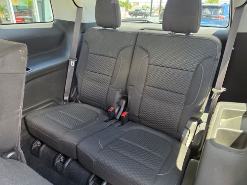 Used 2019 GMC Acadia SLE FWD image 12