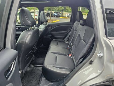 Used 2025 Subaru Forester Touring w/ Popular Package - Touring AWD/4WD image 16