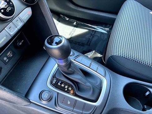 Used 2019 Hyundai Kona SEL AWD/4WD image 16