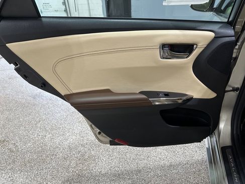 Used 2014 Toyota Avalon Limited image 14