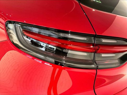 New 2026 Porsche Macan image 31