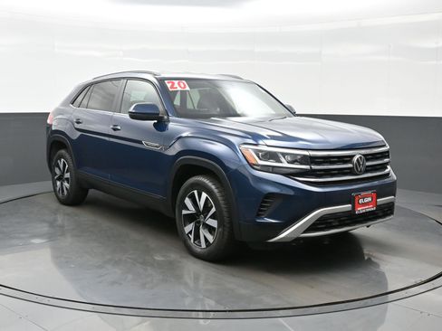 Used 2020 Volkswagen Atlas Cross Sport SE image 2