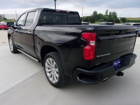 Used 2019 Chevrolet Silverado 1500 High Country w/ Technology Package AWD/4WD image 8