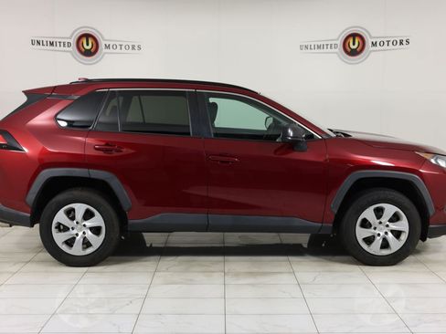 Used 2021 Toyota RAV4 LE FWD image 2