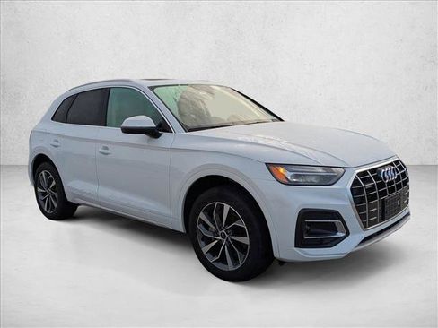Used 2021 Audi Q5 Premium w/ Convenience Package image 3