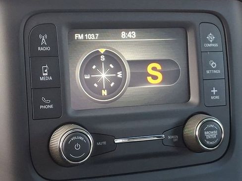 Used 2024 RAM 2500 Tradesman w/ Chrome Appearance Group image 16