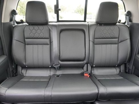 Used 2024 Nissan Frontier SL RWD image 26
