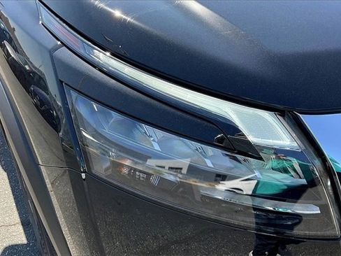 New 2025 Nissan Pathfinder SL image 10