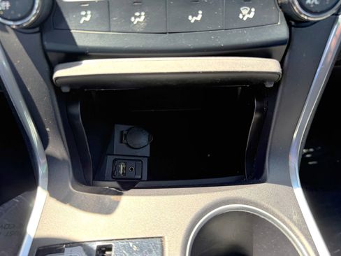 Used 2015 Toyota Camry SE FWD image 27