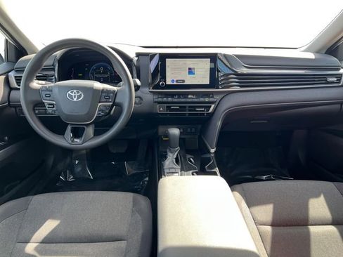 Used 2025 Toyota Camry LE image 14