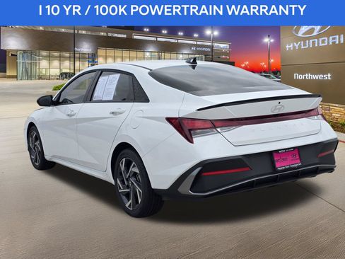 Used 2025 Hyundai Elantra Sport FWD image 9