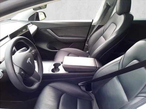 Used 2022 Tesla Model Y Long Range AWD/4WD image 10
