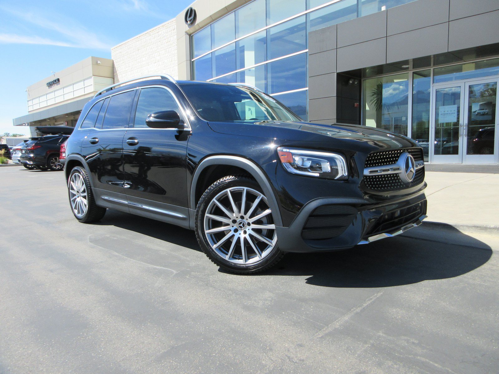 Used 2022 Mercedes-Benz GLB 250 4MATIC image 14