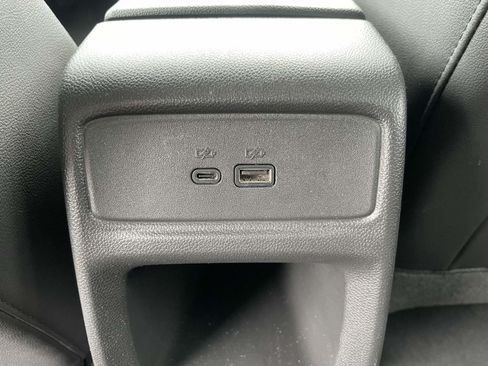 Used 2025 Chevrolet Trax LT w/ LT Convenience Package FWD image 11