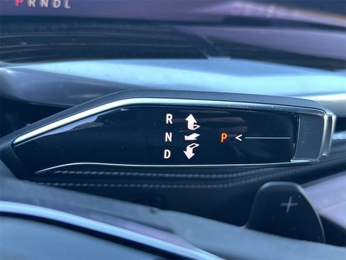 Certified 2025 Cadillac Escalade Premium Luxury image 20