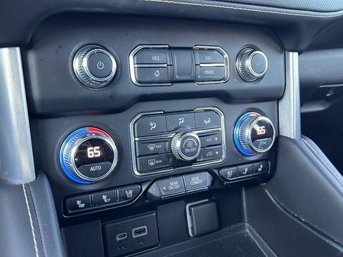 Used 2022 GMC Yukon SLT w/ SLT Luxury Package AWD/4WD image 23