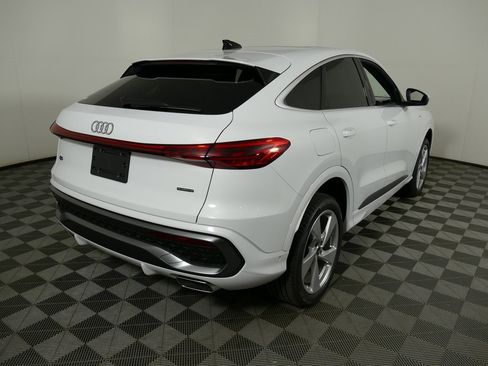New 2025 Audi Q5 Premium Plus image 3