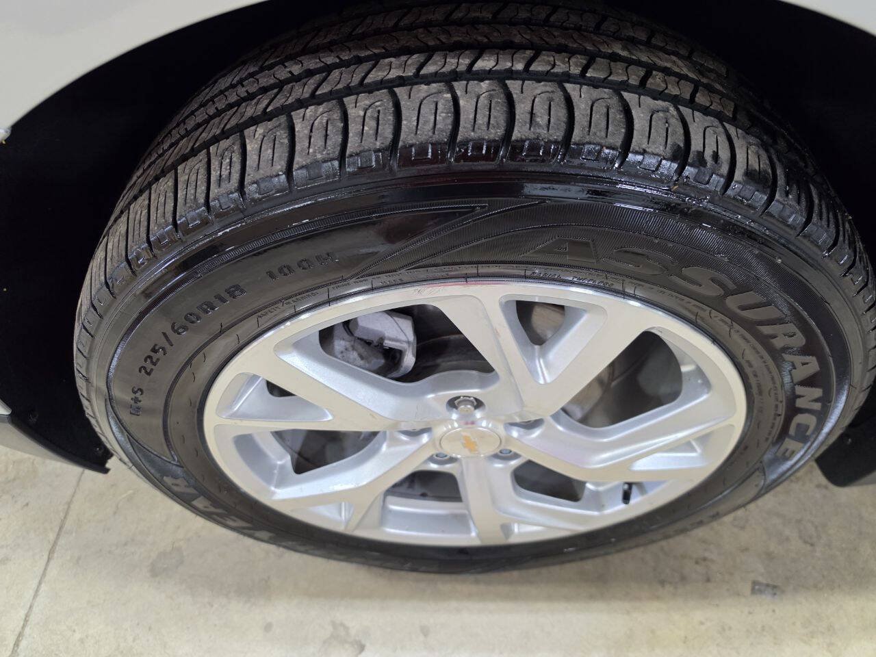 Used 2021 Chevrolet Equinox Premier w/ LPO, Floor Liner Package AWD/4WD image 13