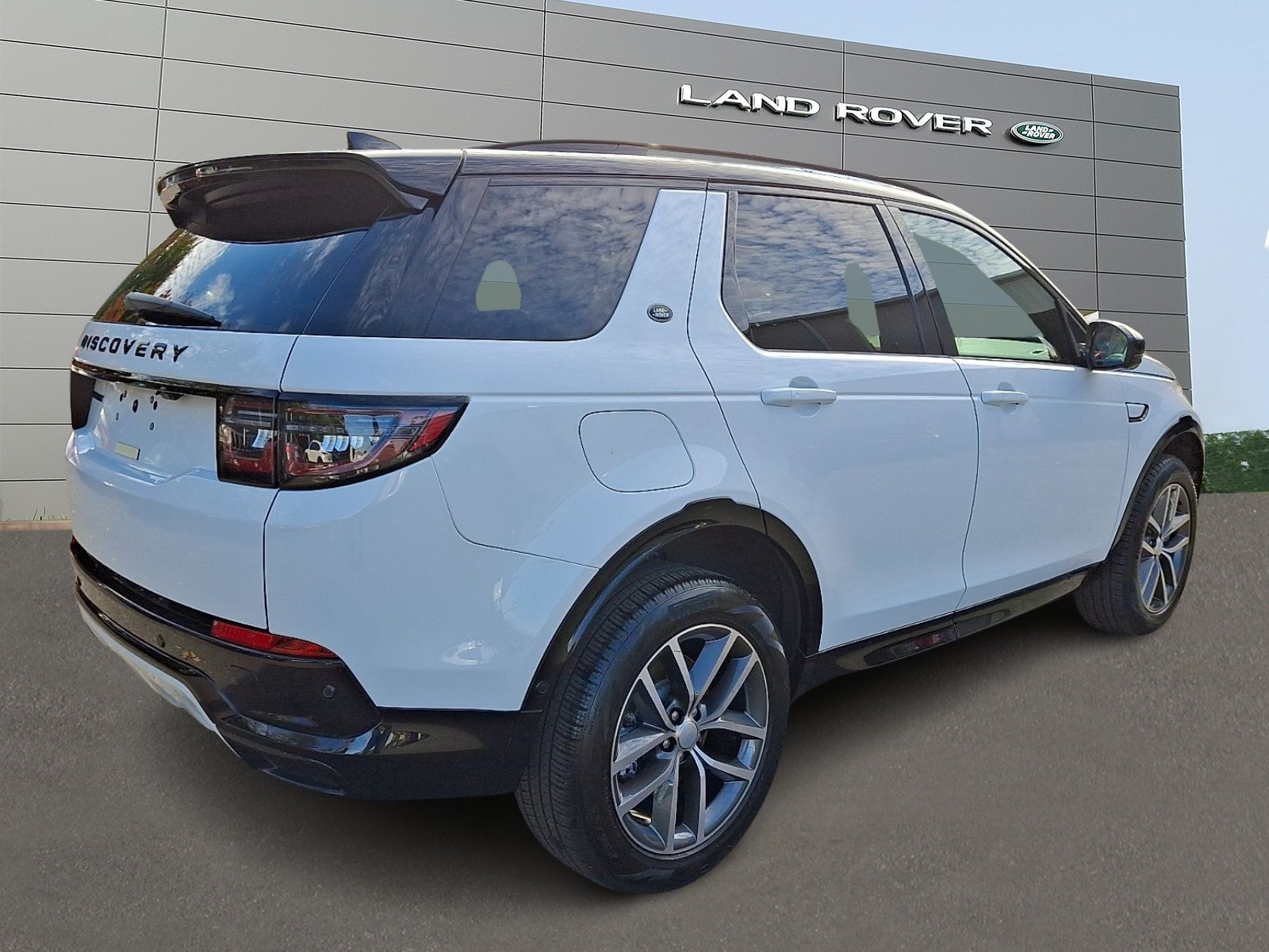 Used 2026 Land Rover Discovery Sport Landmark AWD/4WD image 2
