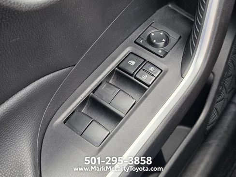 Used 2021 Toyota RAV4 LE AWD/4WD image 23