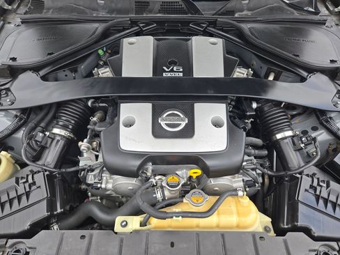 Used 2016 Nissan 370Z Coupe image 29