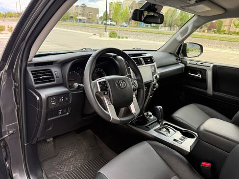 Used 2022 Toyota 4Runner SR5 Premium image 13