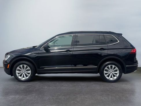 Used 2018 Volkswagen Tiguan SE w/ Panoramic Sunroof Package image 8