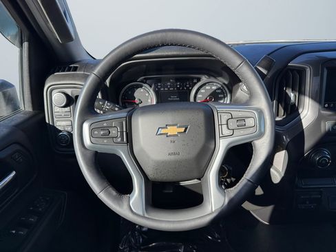 Used 2020 Chevrolet Silverado 2500 Custom w/ Custom Value Package image 12