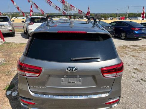 Used 2017 Kia Sorento SX image 7