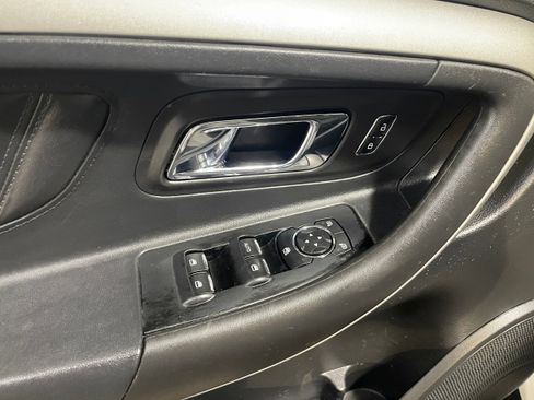 Used 2014 Ford Taurus SEL w/ Equipment Group 201A image 9