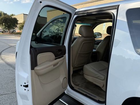 Used 2012 GMC Yukon XL Denali image 12