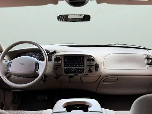 Used 2001 Ford F150 Lariat RWD image 29