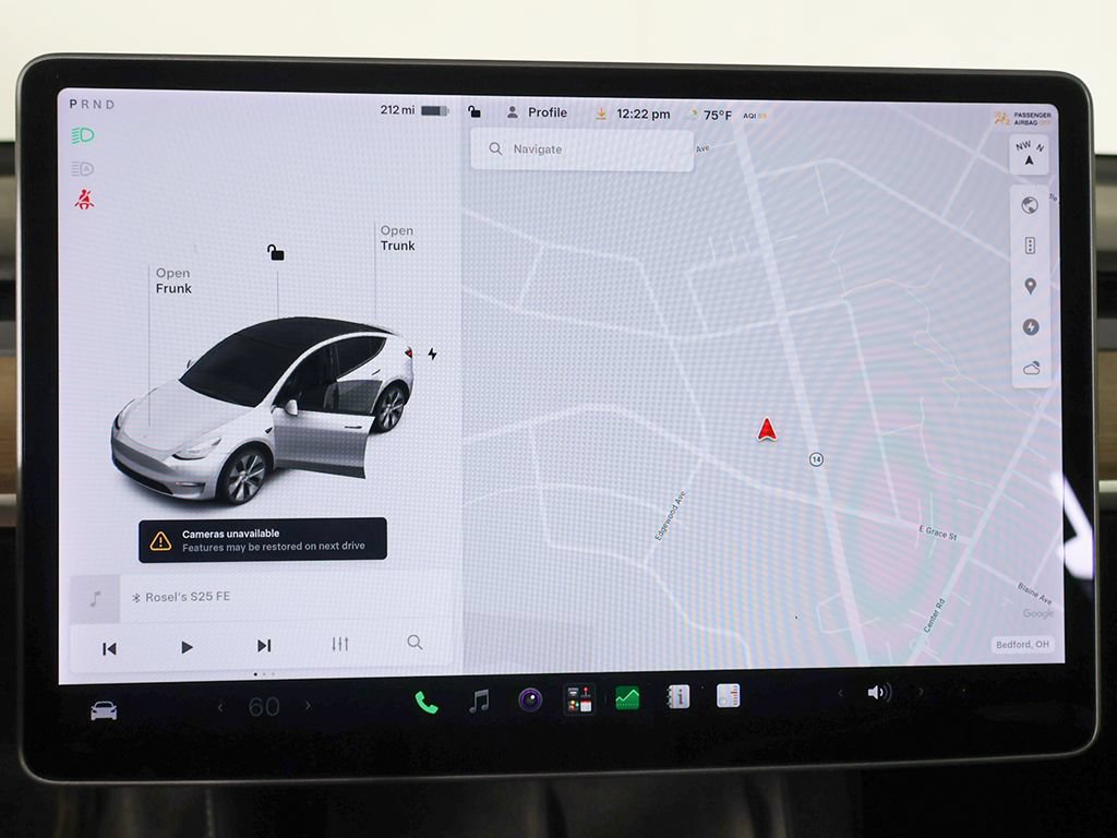 Used 2022 Tesla Model Y Long Range AWD/4WD image 39