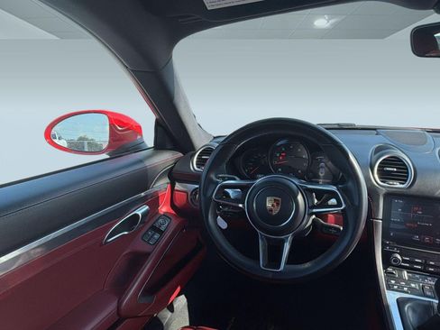 Used 2019 Porsche 718 Cayman RWD image 11