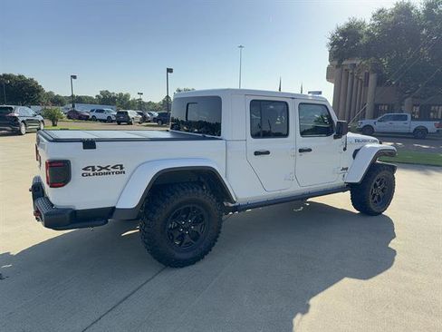 Used 2021 Jeep Gladiator Rubicon AWD/4WD image 4