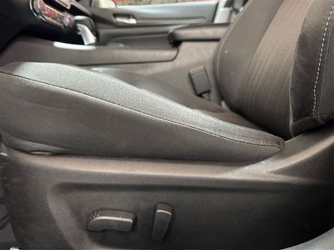 Used 2025 Nissan Altima 2.5 SV FWD image 17